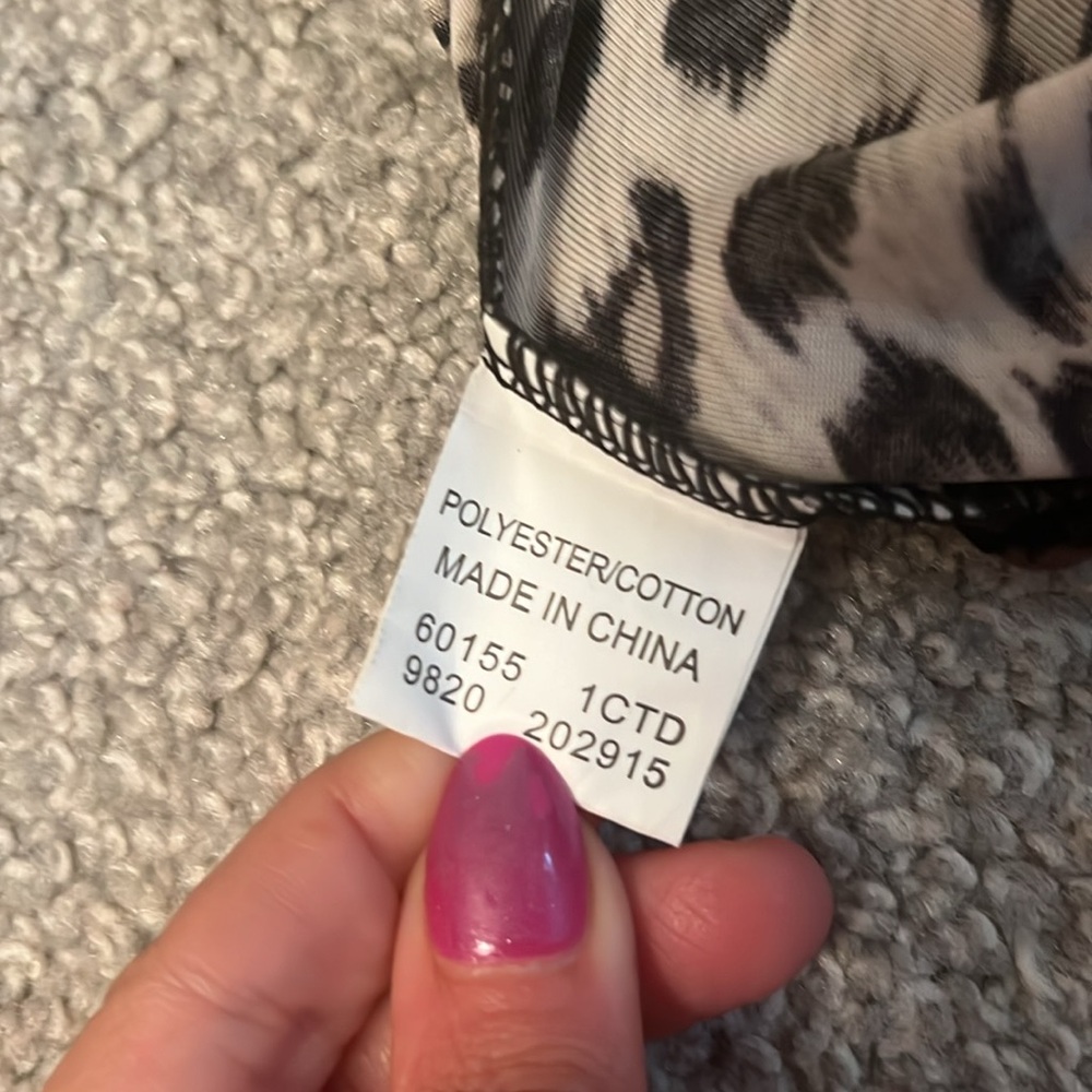 Leopard print halter top by Australian brand size s 🐆 - Picture 8 of 10